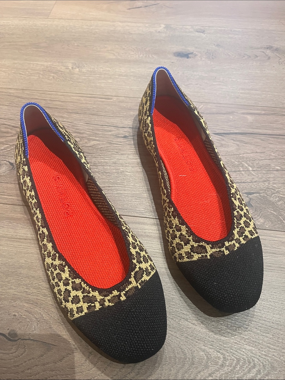 Never worn-Rothy's Leopard-Pattern Knit Flats with Black Toe and Red Insole